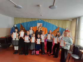 В Баюновоключевском доме культуры совместно со школой был проведен конкурс «А ну-ка, девушки!»..